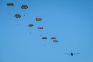 France, Caylus, 2018-11-14. Exercise Falcon Amarante 2018 brings French, British and American paratroopers together at t