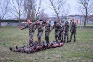 France, Toulouse, 2017-11-30. On operation Sentinelle, legionnaires of the 2nd Foreign Parachute Regiment patrol the str