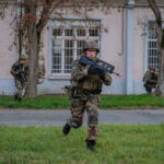 France, Toulouse, 2017-11-30. On operation Sentinelle, legionnaires of the 2nd Foreign Parachute Regiment patrol the str