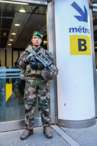 France, Toulouse, 2017-11-27. On operation Sentinelle, legionnaires of the 2nd Foreign Parachute Regiment patrol the str