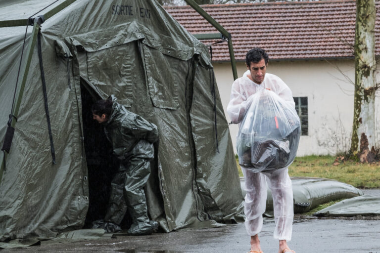France, Ger, 2018-02-11. The BFM TV journalist Thomas Misrachi trains with the paratroopers of the French 11th parachute