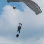 France, Caylus, 2018-05-23. The BFM TV journalist Thomas Misrachi trains with the paratroopers of the French 11th parach