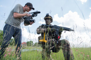 France, Caylus, 2018-05-23. The BFM TV journalist Thomas Misrachi trains with the paratroopers of the French 11th parach