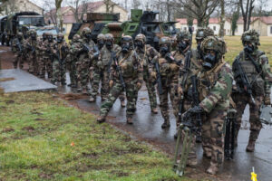 France, Ger, 2018-02-11. The BFM TV journalist Thomas Misrachi trains with the paratroopers of the French 11th parachute