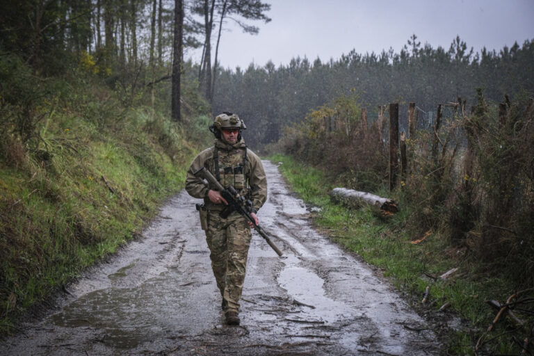 France, Bayonne, 2024-03-29. A former French special forces soldier turned instructor works through shooting positions a