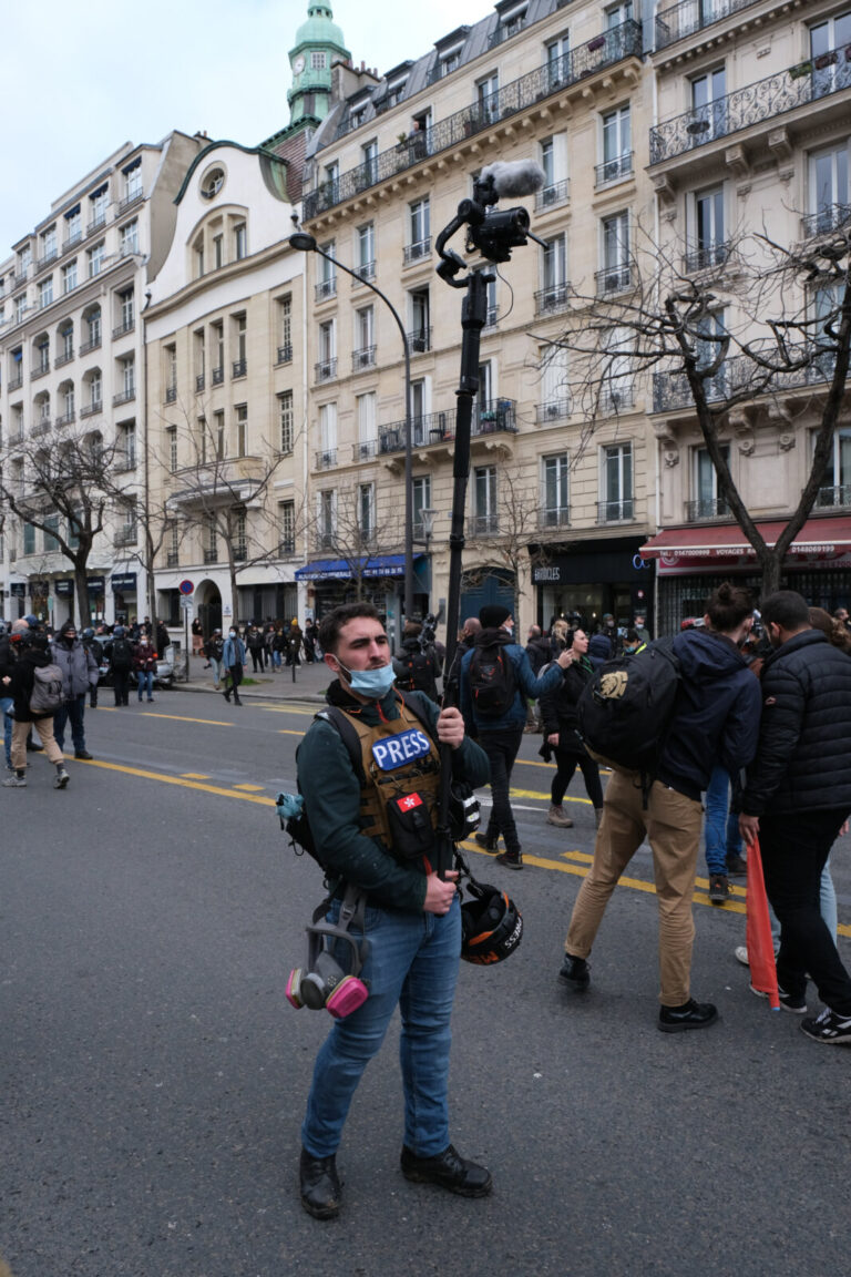 France, Paris, 2021-01-30. Journalists at work during the Paris demonstration of 30 January 2021 against the global secu
