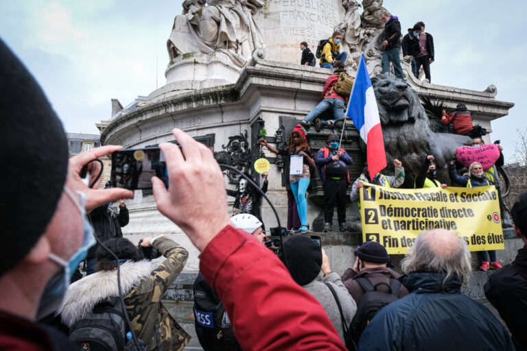 France, Paris, 2021-01-30. Journalists at work during the Paris demonstration of 30 January 2021 against the global secu