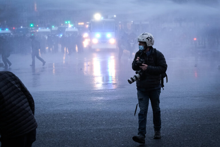 France, Paris, 2021-01-30. Journalists at work during the Paris demonstration of 30 January 2021 against the global secu