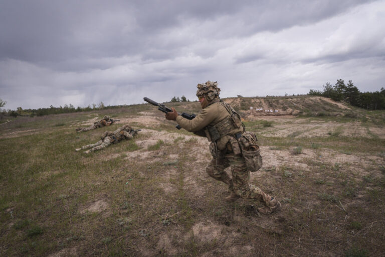 Ukraine, Pavlograd, 2026-04-24. Operators of the Omega special forces regiment of the Ukrainian National Guard train on 